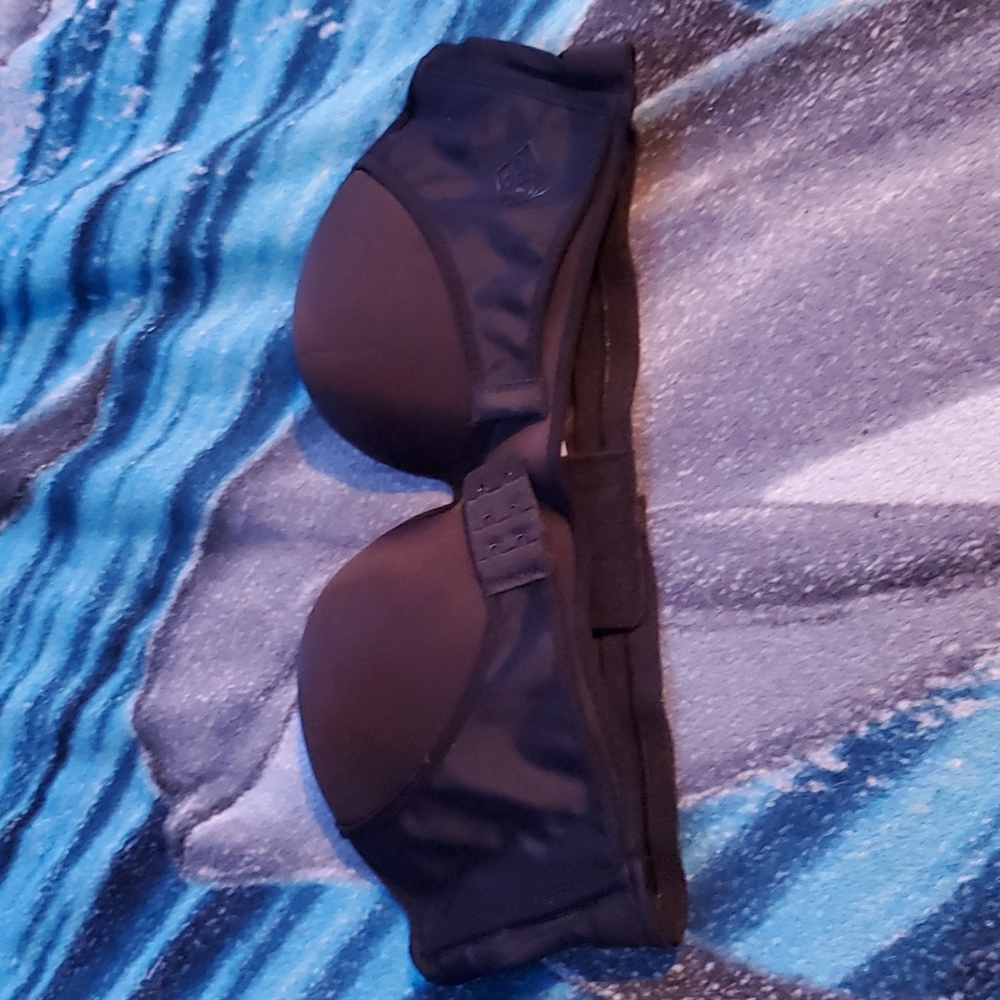 Black strapless Splendies bra